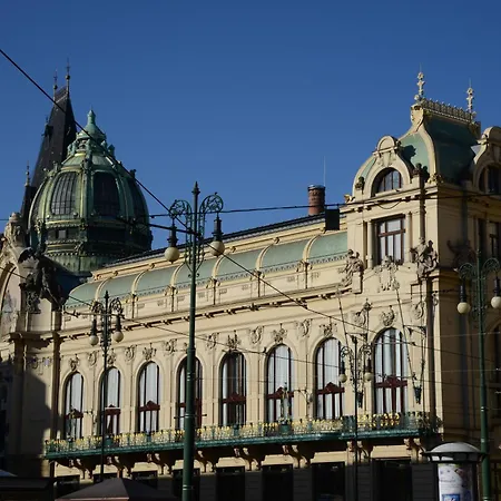 Luxurious 3Bed Very Spacious Apt In The Best Area Prague Exterior photo