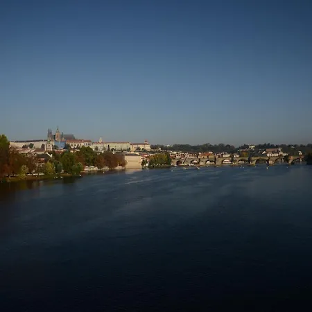 Luxurious 3Bed Very Spacious Apt In The Best Area Prague Exterior photo