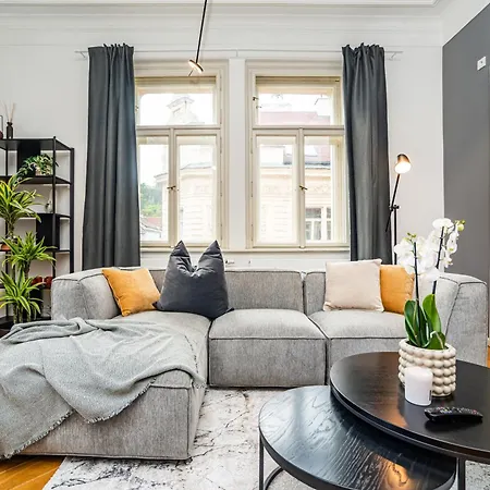 Luxurious 3Bed Very Spacious Apt In The Best Area Prague Exterior photo