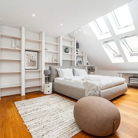 Luxurious 3Bed Very Spacious Apt In The Best Area Prague Exterior photo