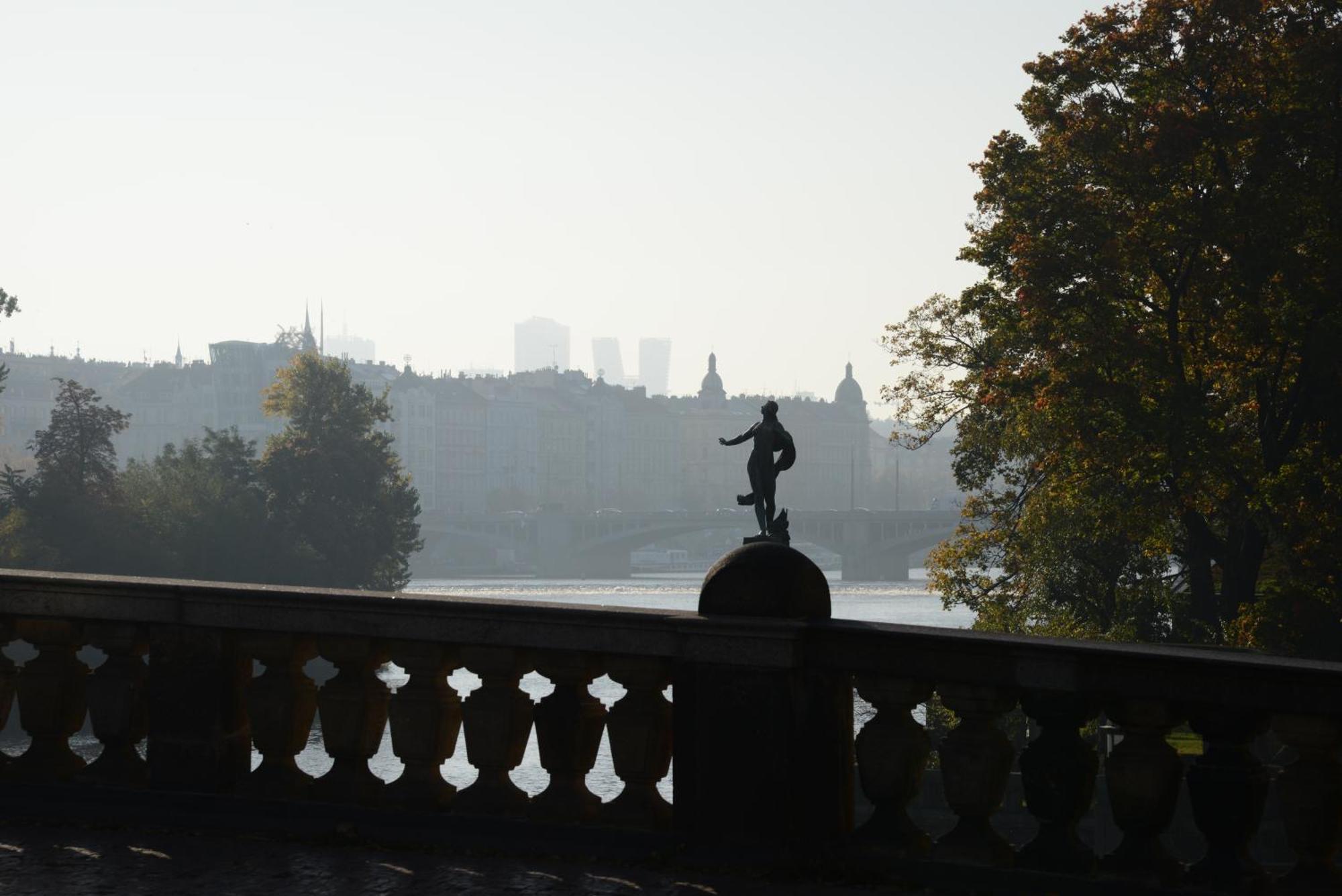 Apartamento Luxurious 3bed Very Spacious In The Area Praga