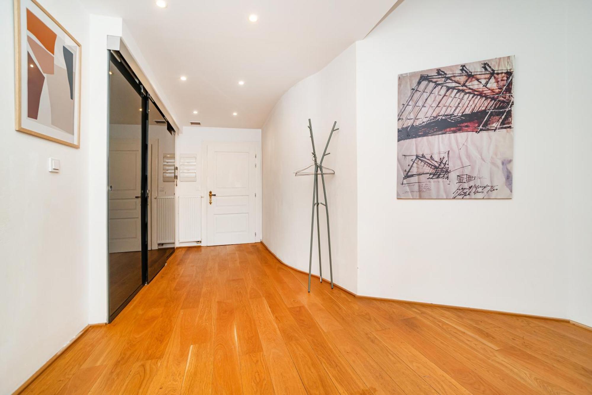 Apartamento Luxurious 3bed Very Spacious In The Area Praga