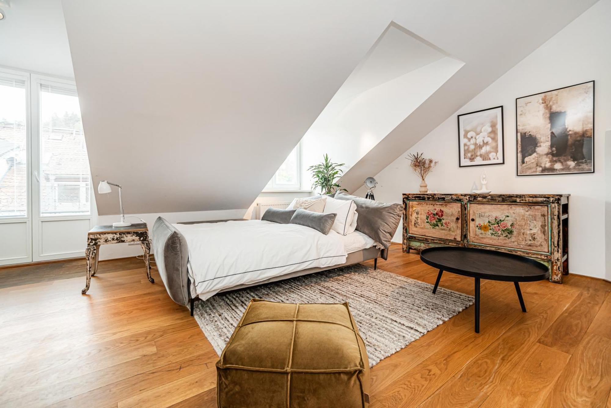Luxurious 3bed Very Spacious In The Area Apartamento Praga